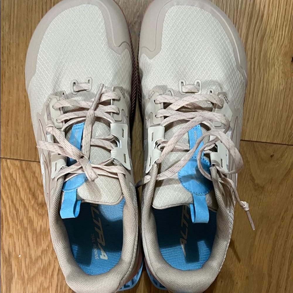 Altra Athletic Shoes in Beige and Sky Blue never worn no box. Wide toe box